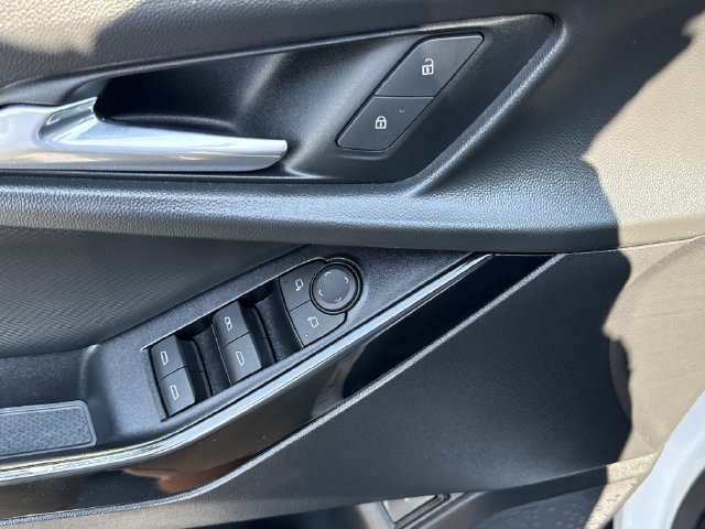 Used 2025 Chevrolet Equinox LT w/ Convenience Package II FWD image 35