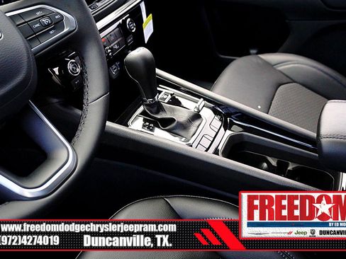 New 2026 Jeep Compass Latitude AWD/4WD image 33