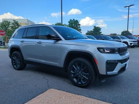 New 2026 Jeep Grand Cherokee Limited AWD/4WD image 2
