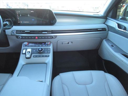 Used 2023 Hyundai Palisade SEL w/ Premium Package image 13
