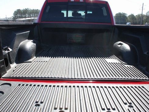 Used 2019 RAM 1500 Classic SLT image 19