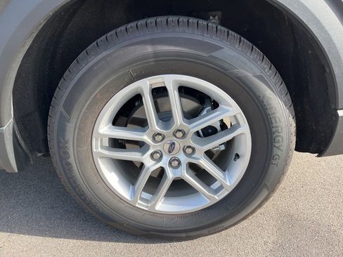 Used 2025 Ford Explorer Active image 9