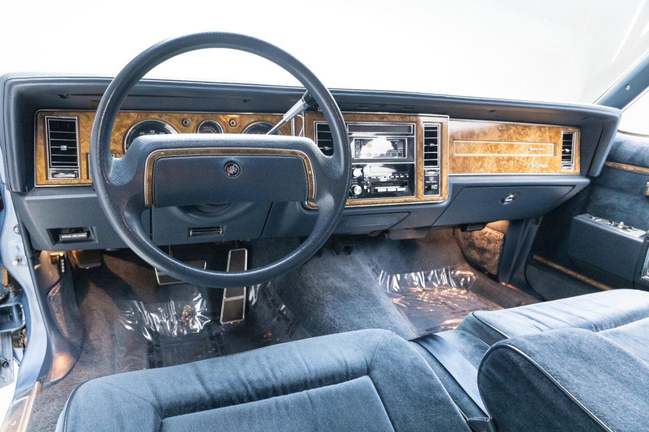 Used 1990 Buick Le Sabre Estate RWD image 6