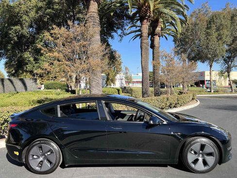 Used 2022 Tesla Model 3 image 17