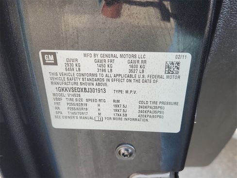 Used 2011 GMC Acadia SLT w/ LPO, 'HIT The Road' Package image 22