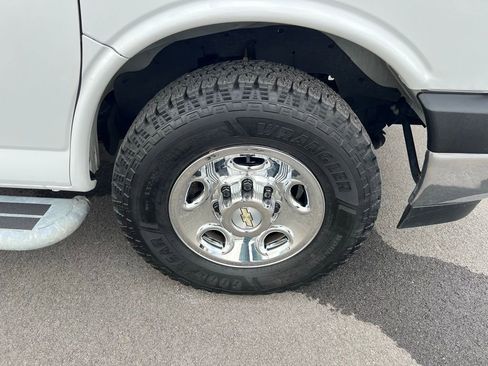Used 2024 Chevrolet Express 2500 w/ Driver Convenience Package image 12
