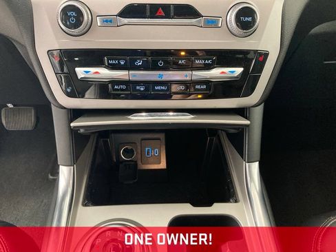 Used 2023 Ford Explorer XLT w/ Equipment Group 202A AWD/4WD image 8
