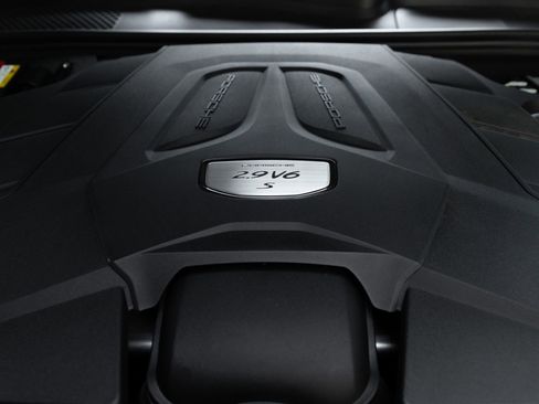 Certified 2022 Porsche Cayenne S AWD/4WD image 41