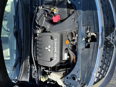 Used 2009 Mitsubishi Outlander XLS AWD/4WD image 14
