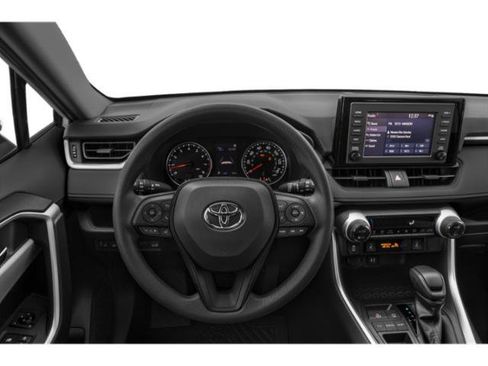 Used 2020 Toyota RAV4 XLE w/ Convenience Package FWD image 7