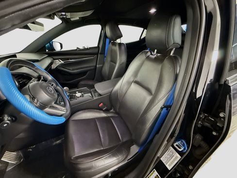 Used 2020 MAZDA MAZDA3 Hatchback w/ Premium Package image 22