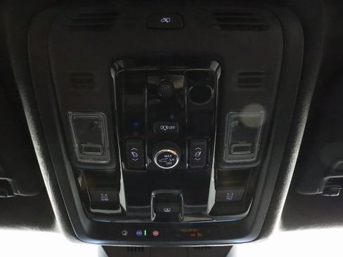 Used 2025 Cadillac Escalade V w/ LPO, ONYX Package image 27