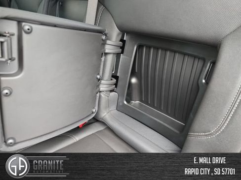 Used 2024 GMC Sierra 1500 SLT AWD/4WD image 36