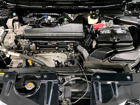 Used 2015 Nissan Rogue SV w/ SV Moonroof Package image 9