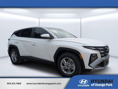 New 2026 Hyundai Tucson SE image 1