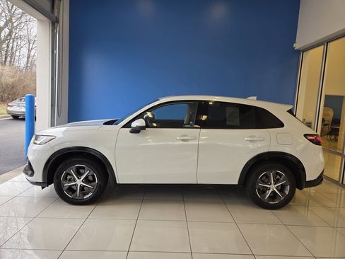 Used 2023 Honda HR-V EX-L image 4