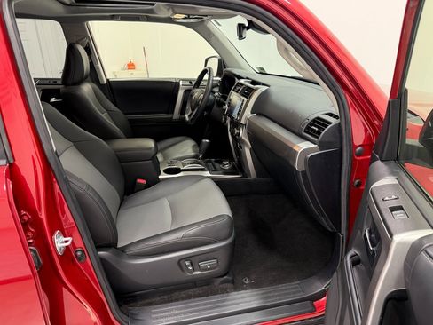 Used 2020 Toyota 4Runner SR5 Premium image 22