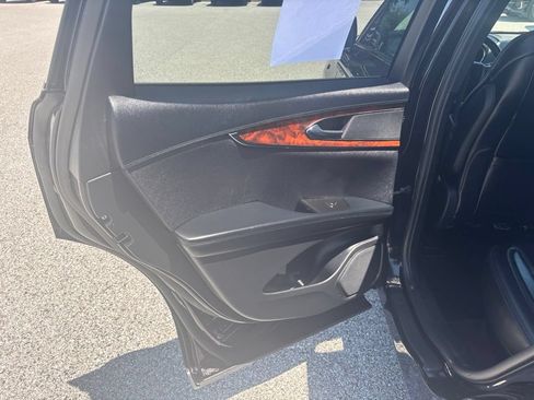 Used 2019 Lincoln Nautilus Select AWD/4WD image 19