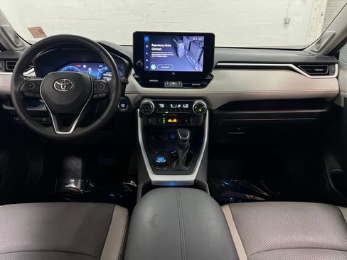 Used 2023 Toyota RAV4 Limited AWD/4WD image 16