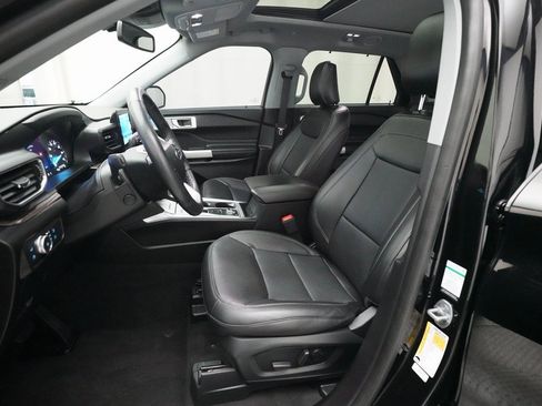 Used 2022 Ford Explorer Limited image 7