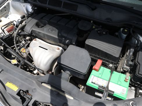 Used 2011 Toyota Venza FWD image 48