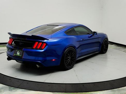 Used 2017 Ford Mustang Coupe RWD image 5