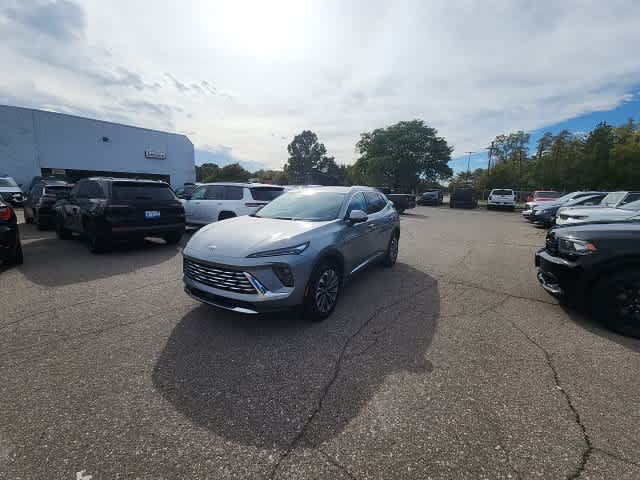Used 2024 Buick Envision Preferred AWD/4WD image 2