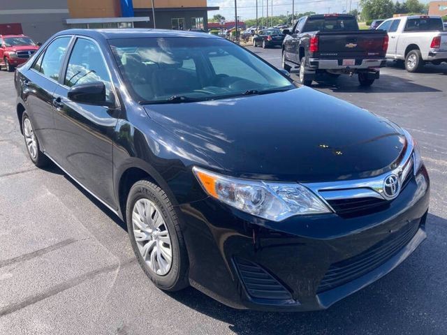 Used 2013 Toyota Camry LE FWD image 1