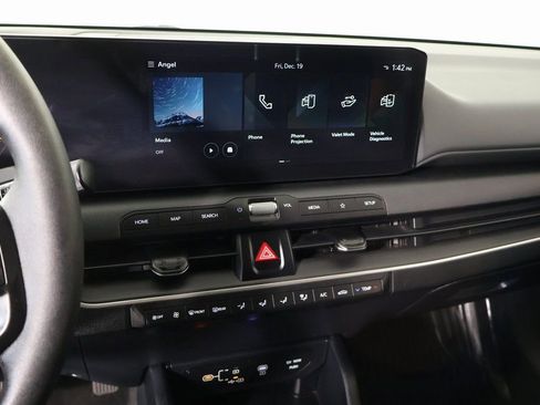 Used 2025 Kia K4 LXS image 5