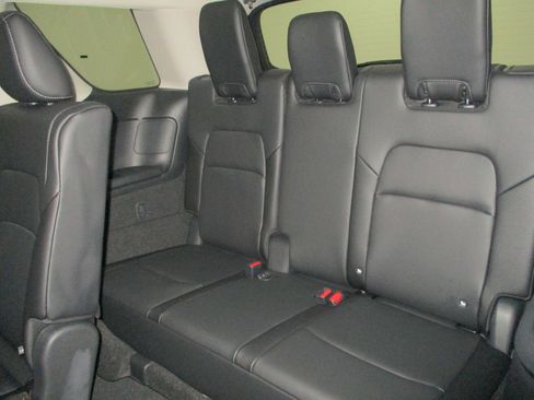 New 2025 Nissan Pathfinder SL image 30