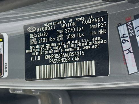 Used 2021 Hyundai Venue SE FWD image 12