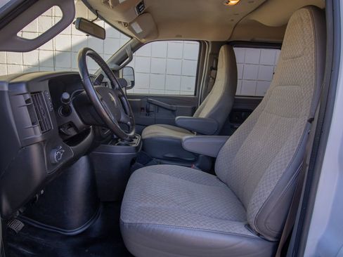 Used 2020 Chevrolet Express 3500 LS image 12