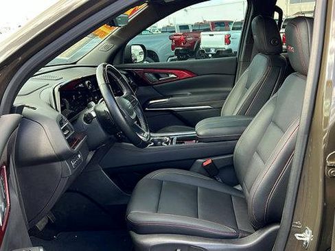 Certified 2025 Chevrolet Traverse Z71 w/ Enhanced Driving Package image 32