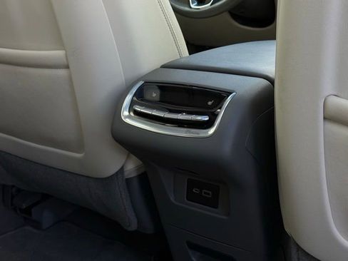 Used 2023 Cadillac XT6 Premium Luxury FWD image 26