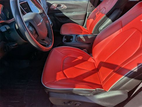 Used 2020 Chrysler Pacifica Limited w/ Quick Order Package 27H Red S image 16