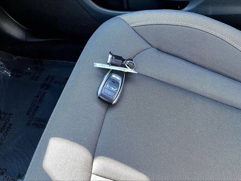 Used 2025 Subaru Crosstrek 2.0i Premium image 14