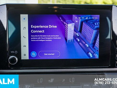 Used 2025 Toyota Camry SE image 35