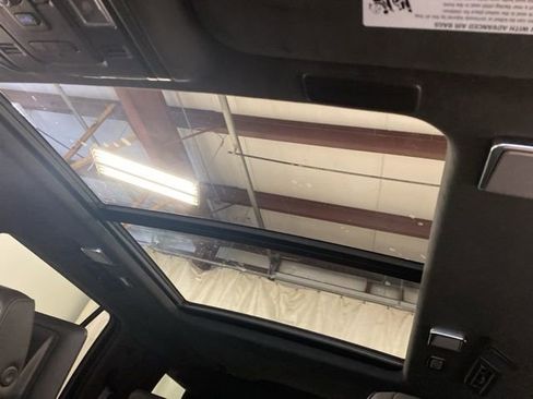 Used 2021 Cadillac Escalade Premium Luxury Platinum w/ Heavy-Duty Trailer Package image 15