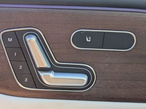 Used 2023 Mercedes-Benz GLB 250 image 24