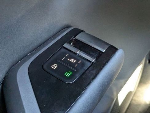 New 2025 Volvo EX90 Ultra image 35