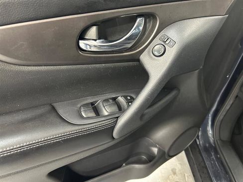 Used 2014 Nissan Rogue S image 13