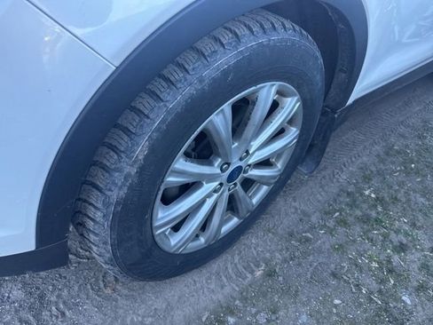 Used 2017 Ford Escape Titanium image 6