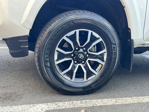 Used 2023 Toyota Tacoma TRD Sport image 7