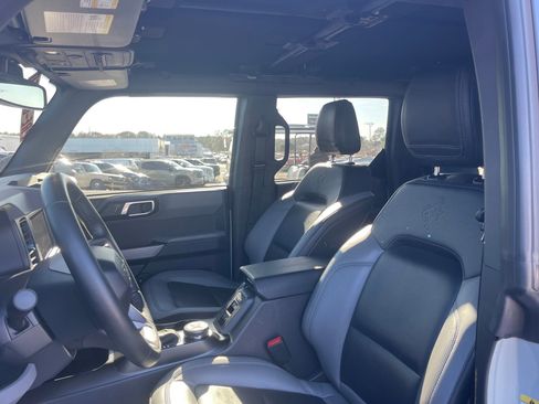Used 2023 Ford Bronco Black Diamond image 14