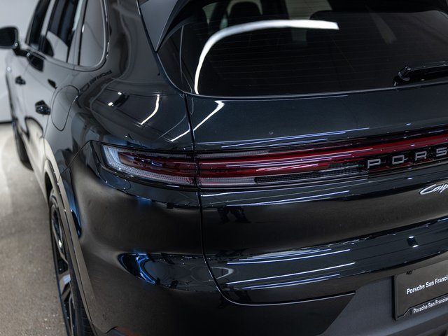 Used 2026 Porsche Cayenne E-Hybrid AWD/4WD image 23