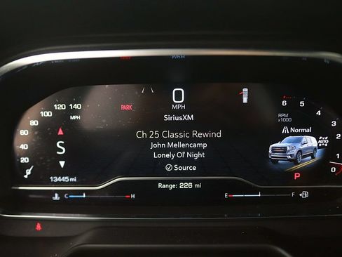 Used 2024 GMC Yukon XL AT4 w/ Technology Package AWD/4WD image 22