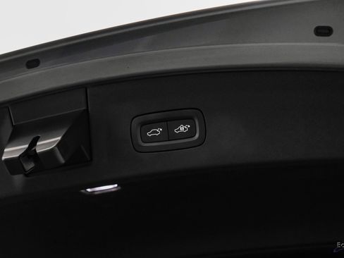 Used 2021 Polestar Polestar 2 w/ Performance Package image 82