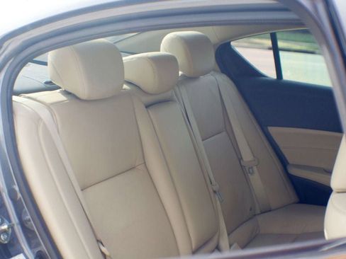 Used 2014 Acura ILX w/ Premium Package image 38