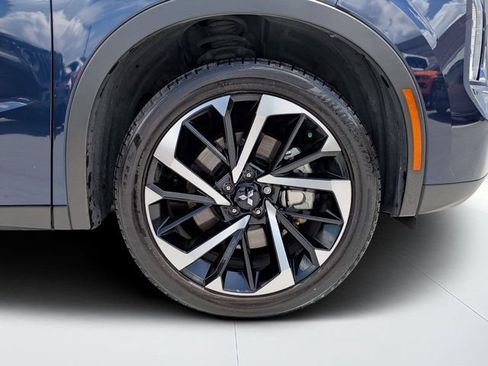 Used 2024 Mitsubishi Outlander SE Black Edition AWD/4WD image 11