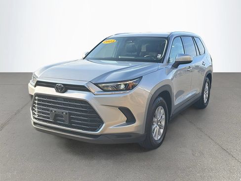 Used 2025 Toyota Grand Highlander FWD image 8